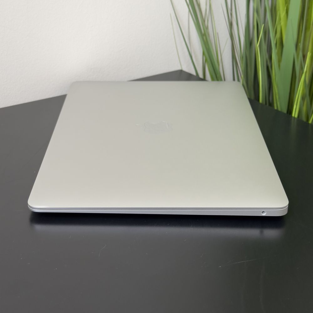 MacBook Air 2020	Silver	M1	8/256		$640№1516