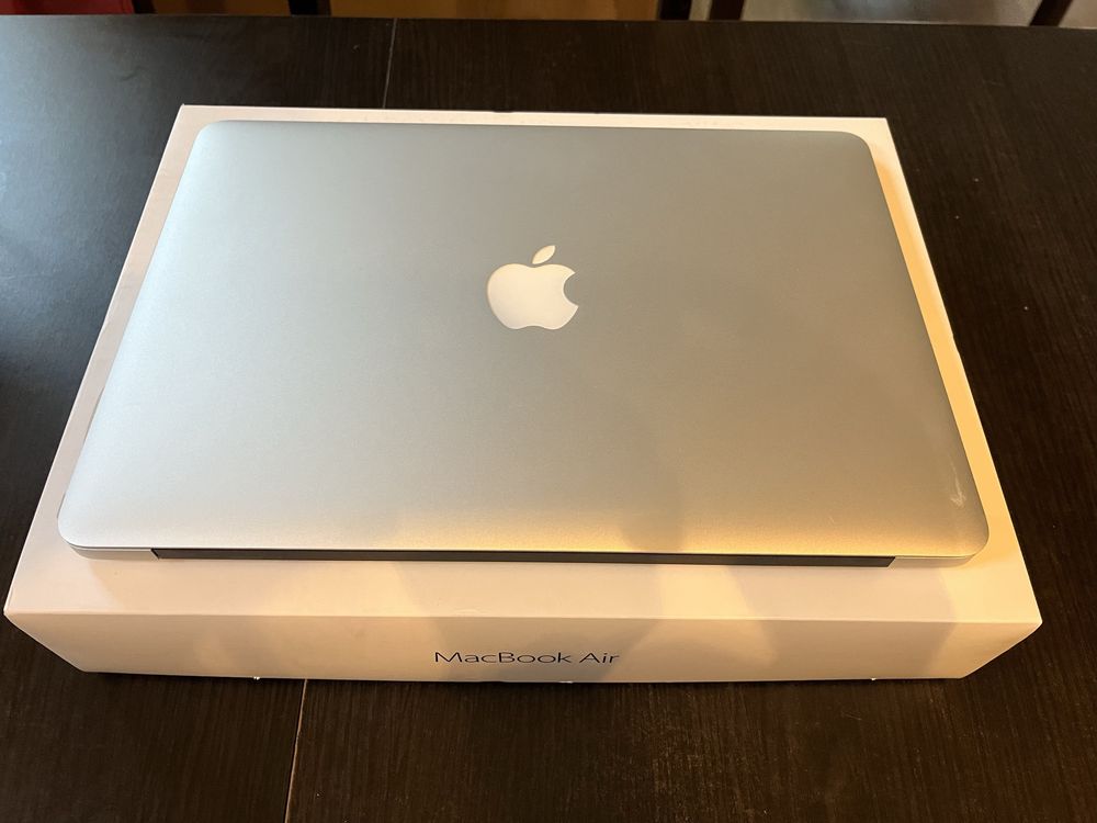 Macbook Air 13 cali 8GB/128GB SSD