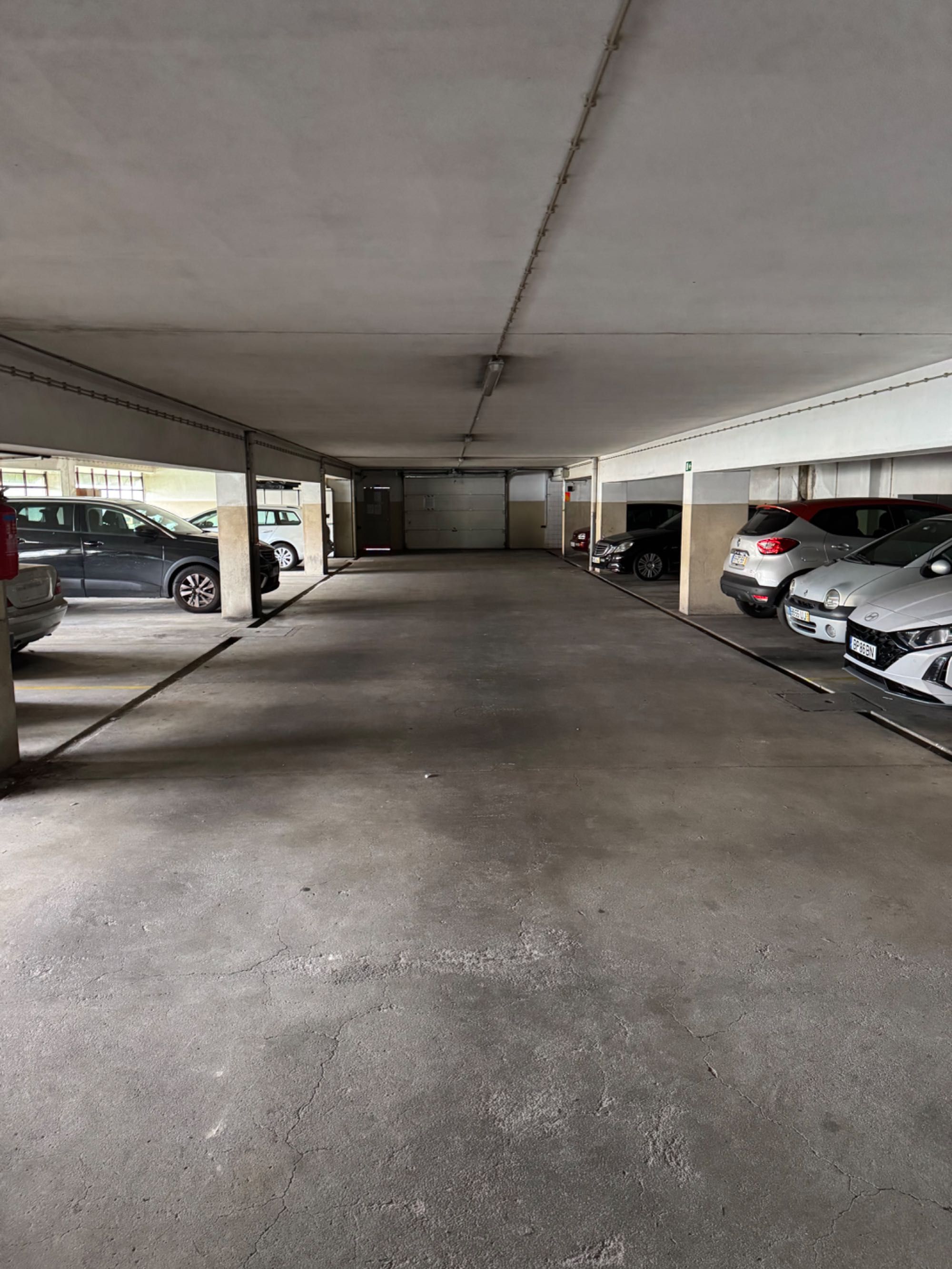 Lugar de garagem (Urbanização Mãos-a.obra) 1º andar