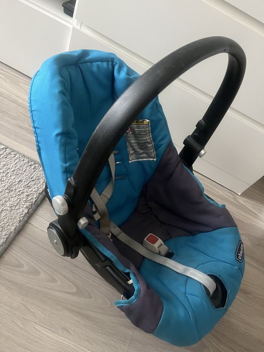 Chicco fotelik samochodowy nosidełko niebieski