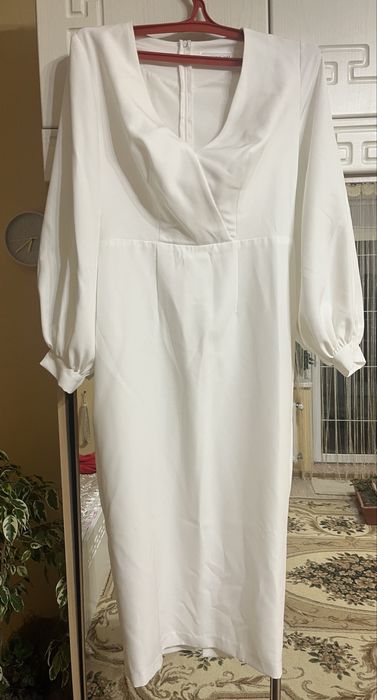 Сукня міді білого кольору ( весільна, вечірня) l-xl з обʼємними рукав