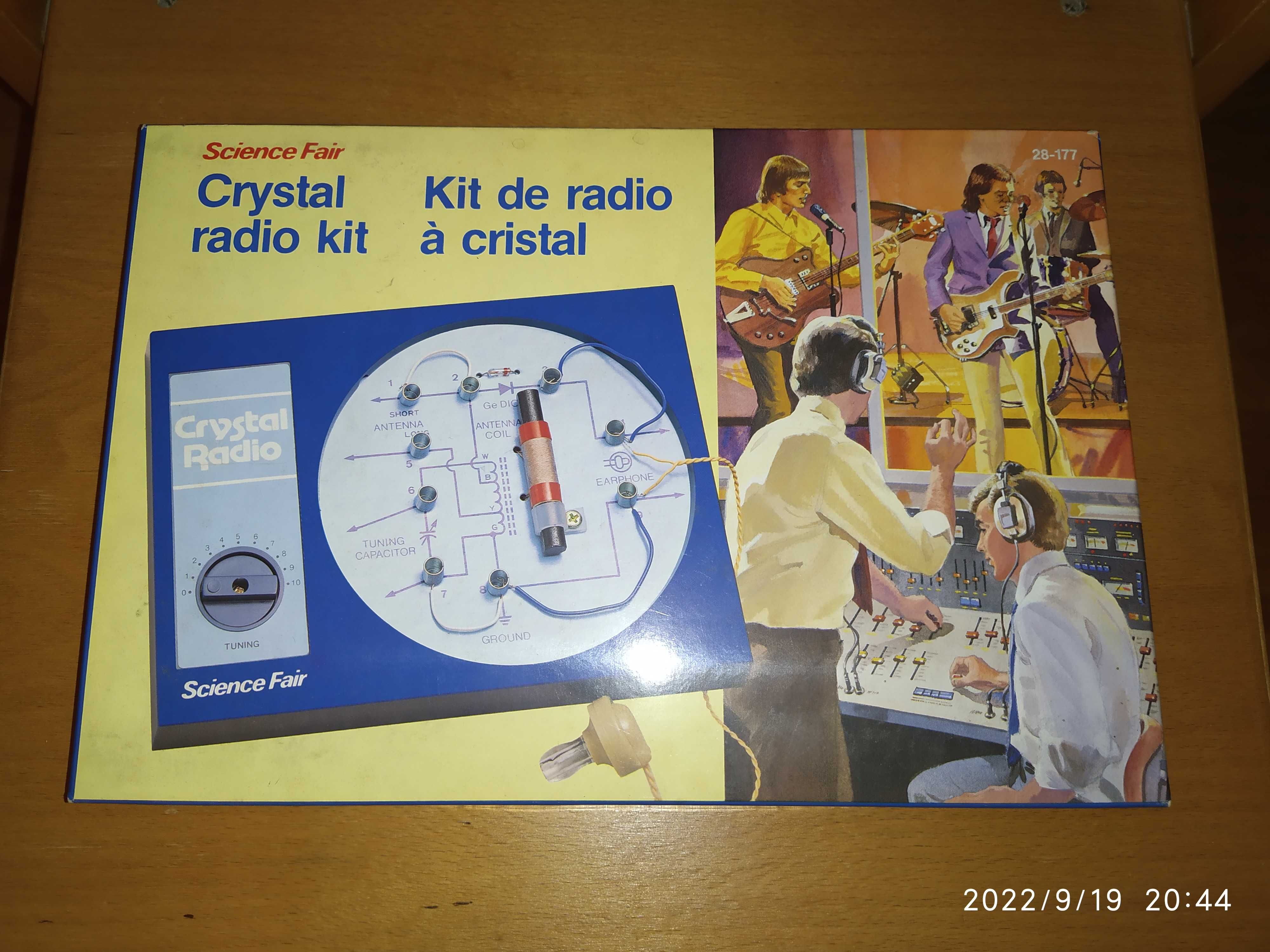 Science Fair Crystal radio kit (kit de radio à cristal/retro)