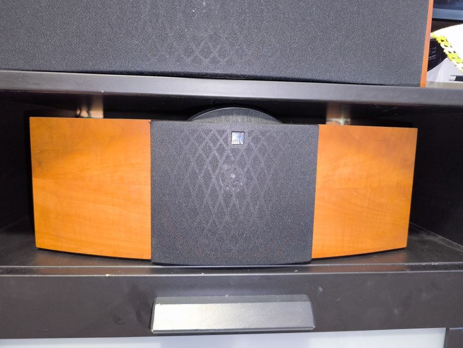 Central de som Kef q6c