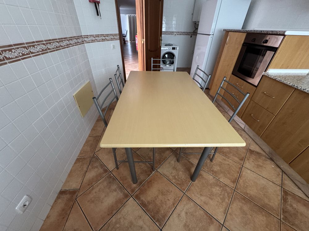 Mesa de jantar de cozinha com 6 cadeiras