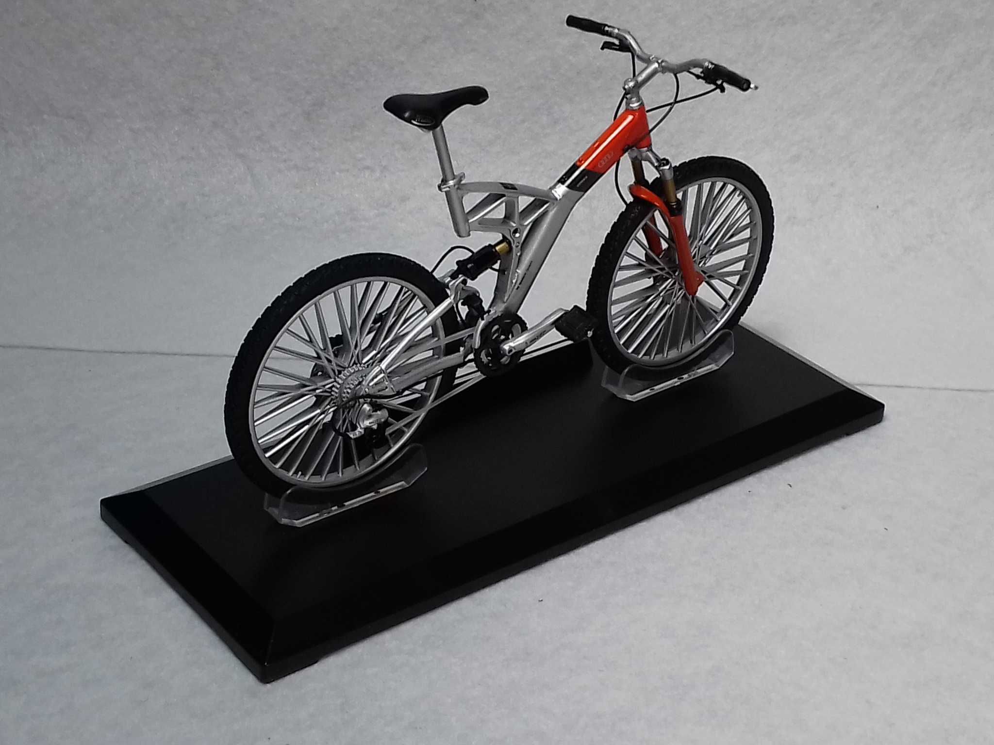 Welly 1:10 - Audi Bike Design Cross Pro