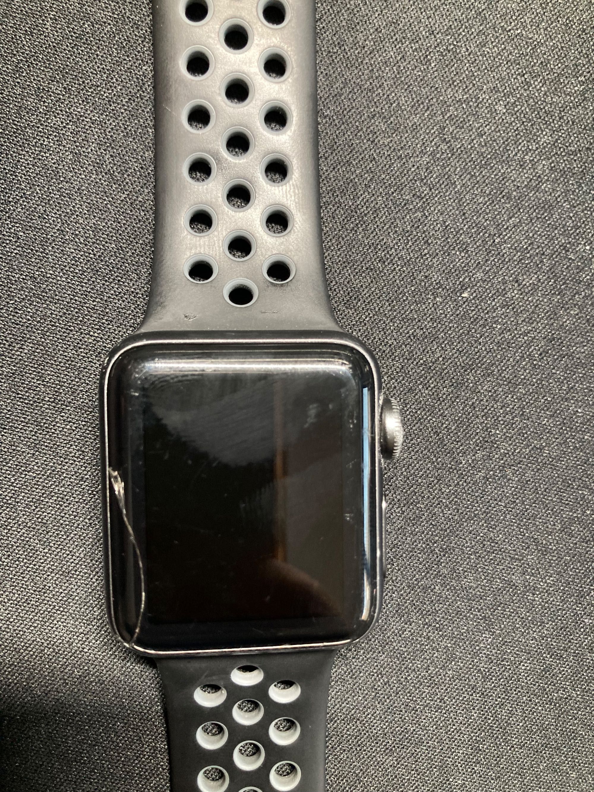 Apple Watch (Series 2) Caixa 38mm em Alumínio Prateado