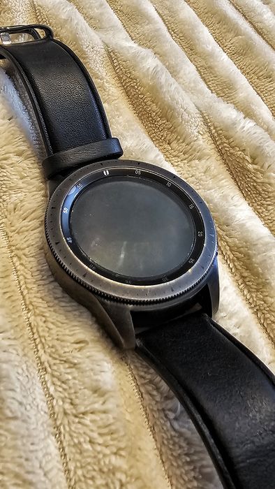 Samsung Galaxy Watch SM-R810 + 4 paski