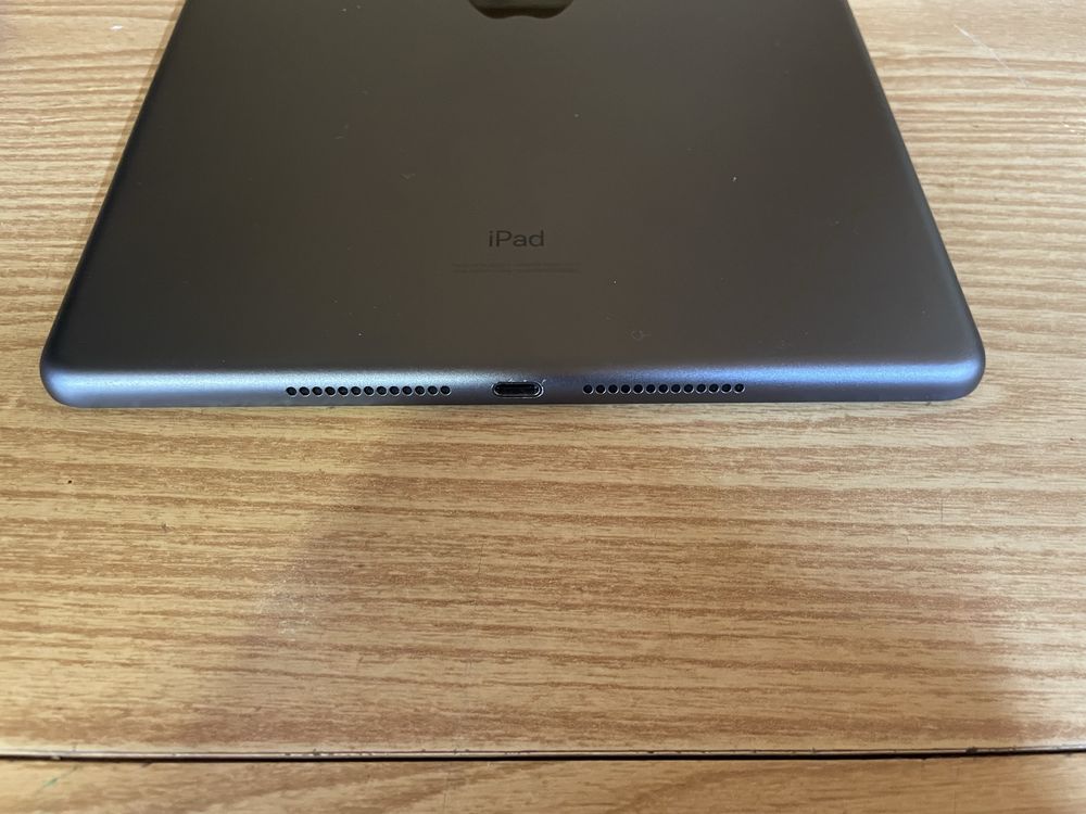 iPad 8 на 128gb.