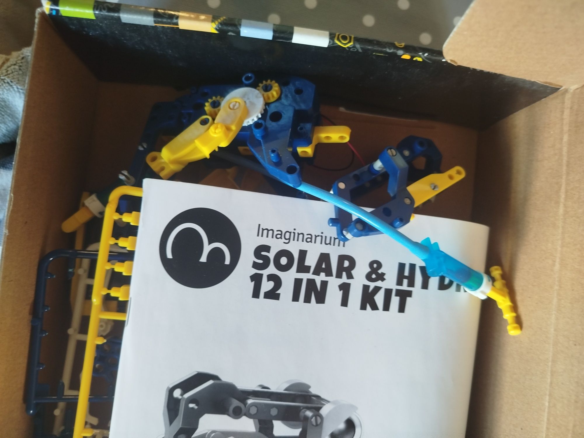 Kit de Construção Hidráulica e Solar 12 em 1 da Imaginarium