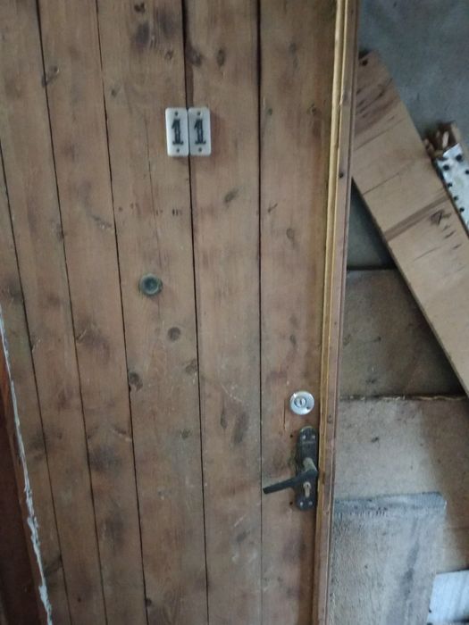 Двері  дерев'яні