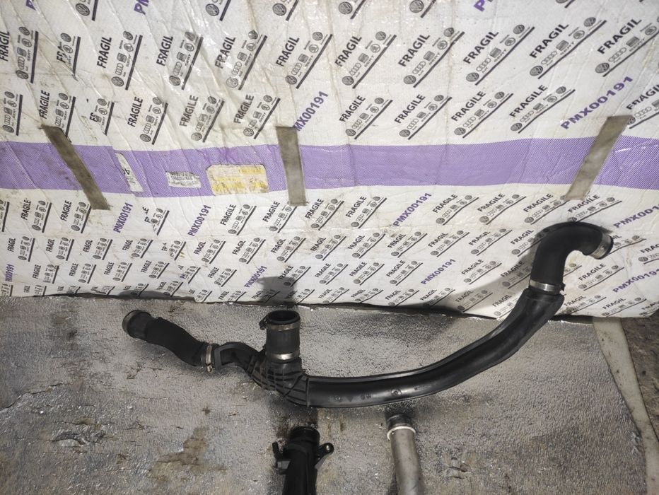 Патрубок охолодження інтеркулера турбіни VW Touareg NF Porsche Туарег