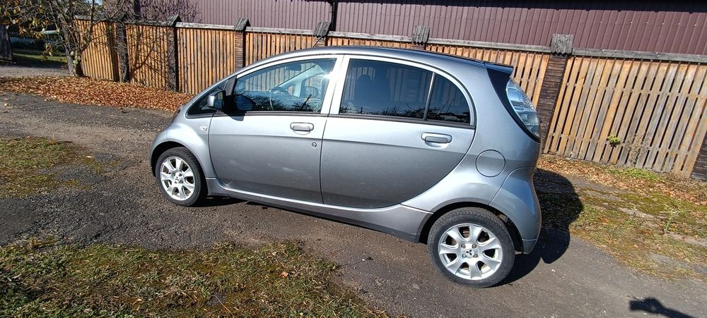 Продаю електромобіль I-MIEV