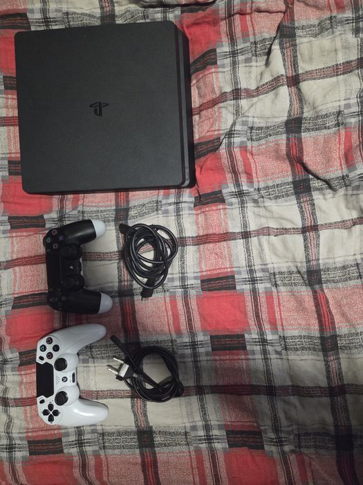 PlayStation 4 Slim 512GB 2 PADY