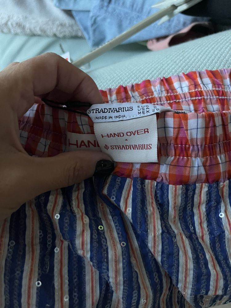 Saia Stradivarius com riscas