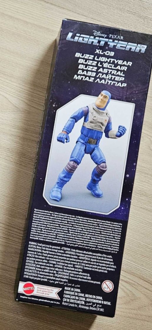 Buzz Lightyear plus platforma wiertnicza Lightyear
