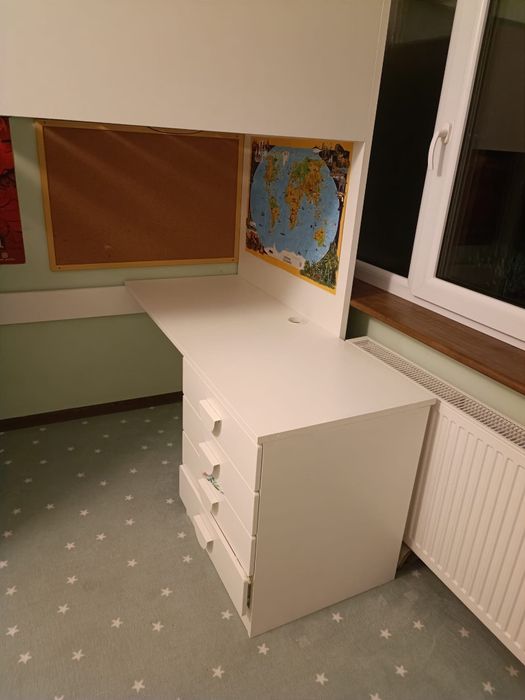 Łóżko piętrowe z biurkiem oraz szafą IKEA