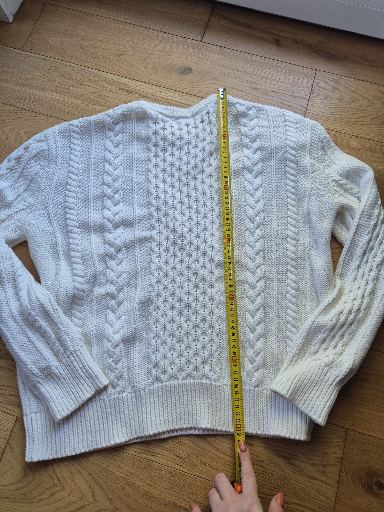 Sweter ze wzorem w warkocze M/L