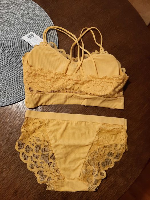 Жіноча білизна    комплект нова розмір s m