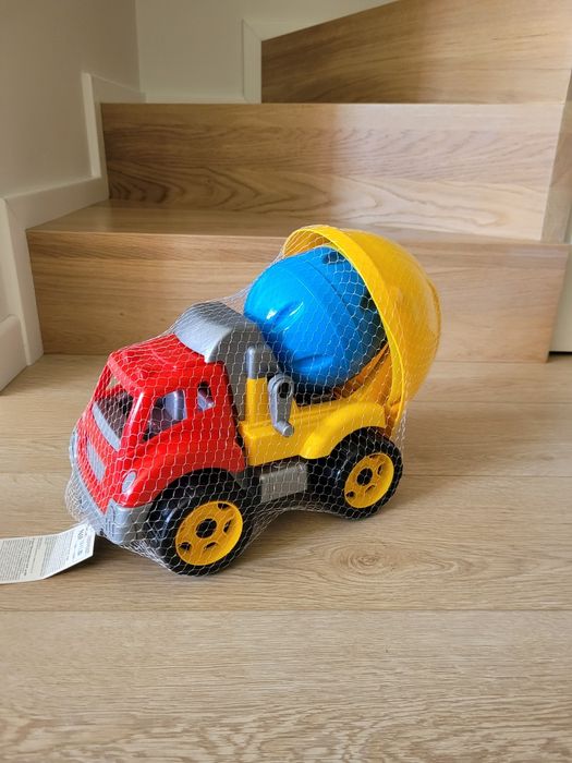 Zabawka betoniarka + kask