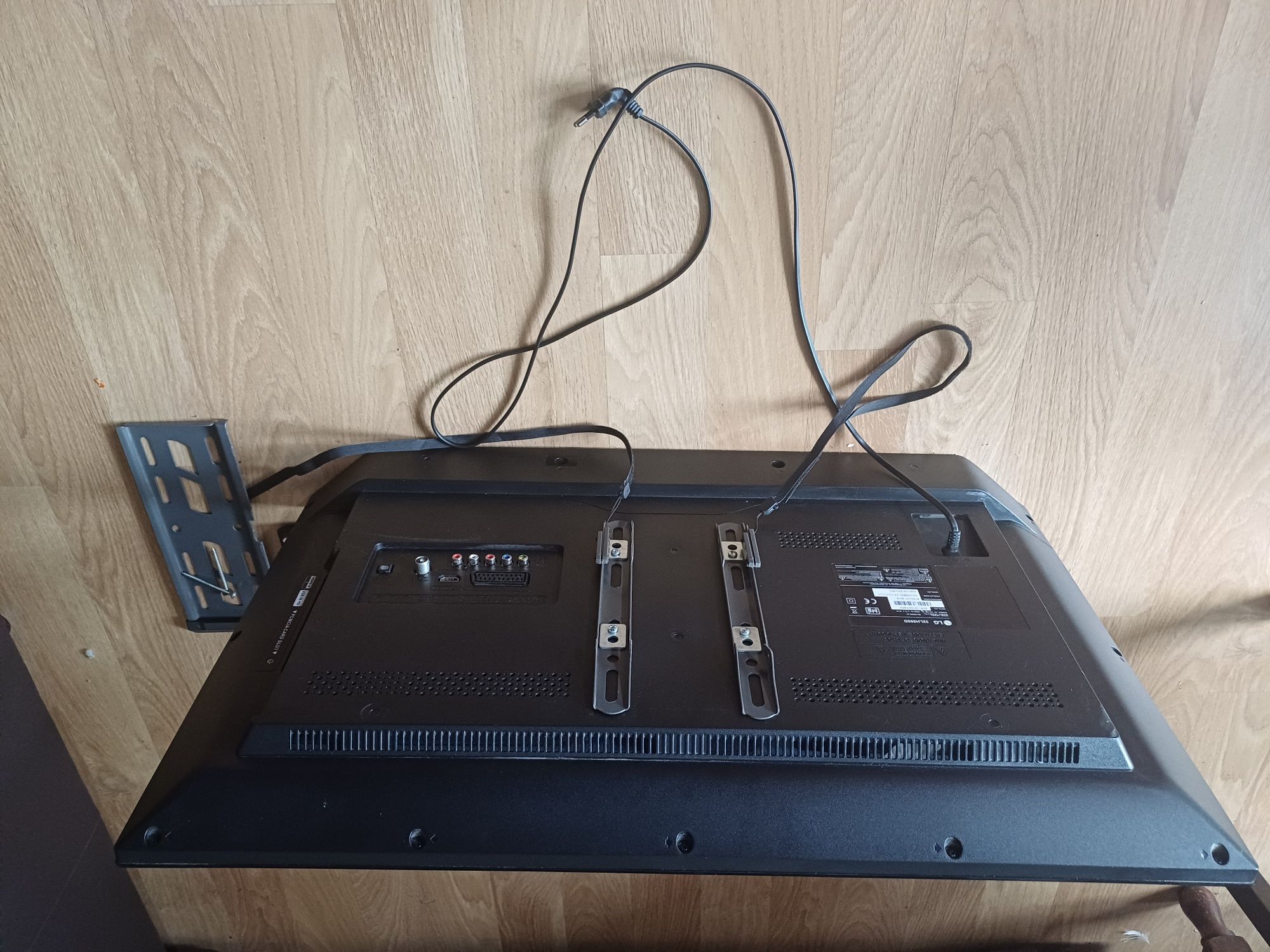 Telewizor LG 32" LED + uchwyt ścienny + pilot – sprawny | Model 32LH50