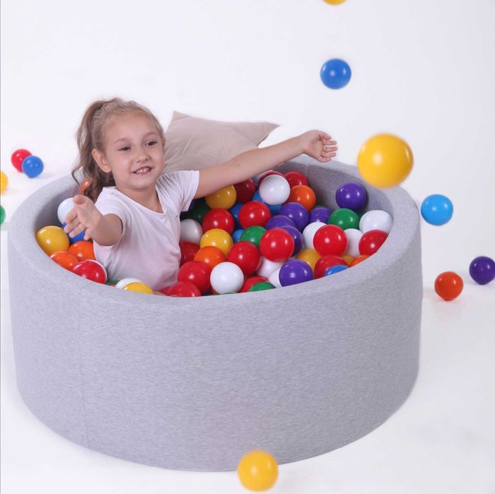 Дитячий сухий басейн з кульками та без.Сухой бассейн с шариками.