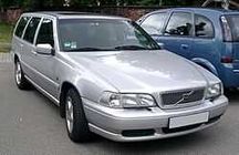 Volvo V70 шрот запчастини 2,5 розбірка кпп крило ручка генератор тнвд