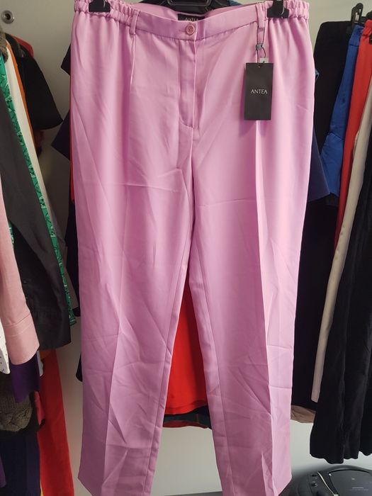 Calça rosa tipo seda