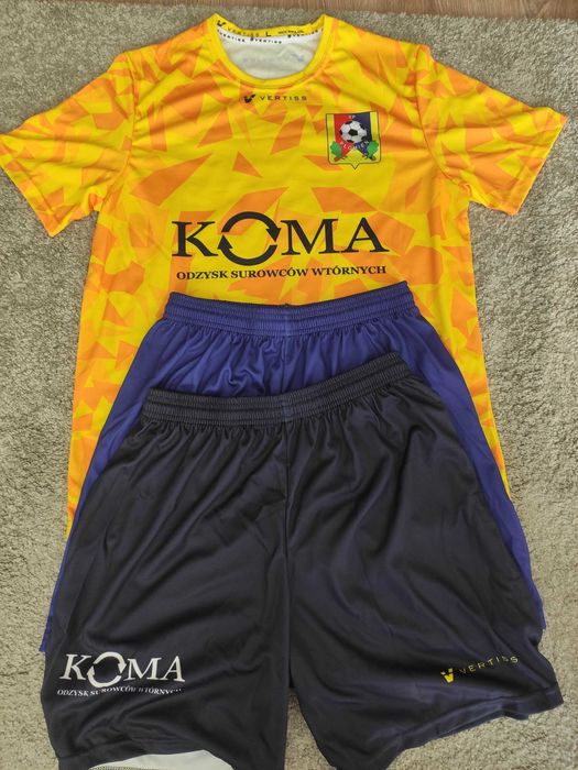 Koszulka piłkarska + 2 pary spodenek KP Płomień Dębe Wielkie