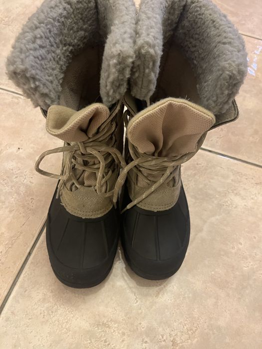 жіночі зимові чоботи Royal Canadian Castlegar.
