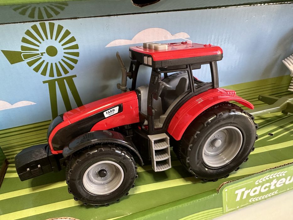 Іграшка трактор нова