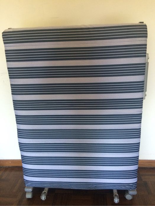 Cama articulada(chamada cama de hóspede)