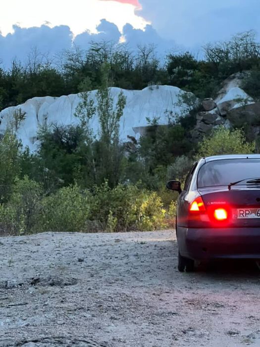 Mitsubishi Carisma по запчастинам