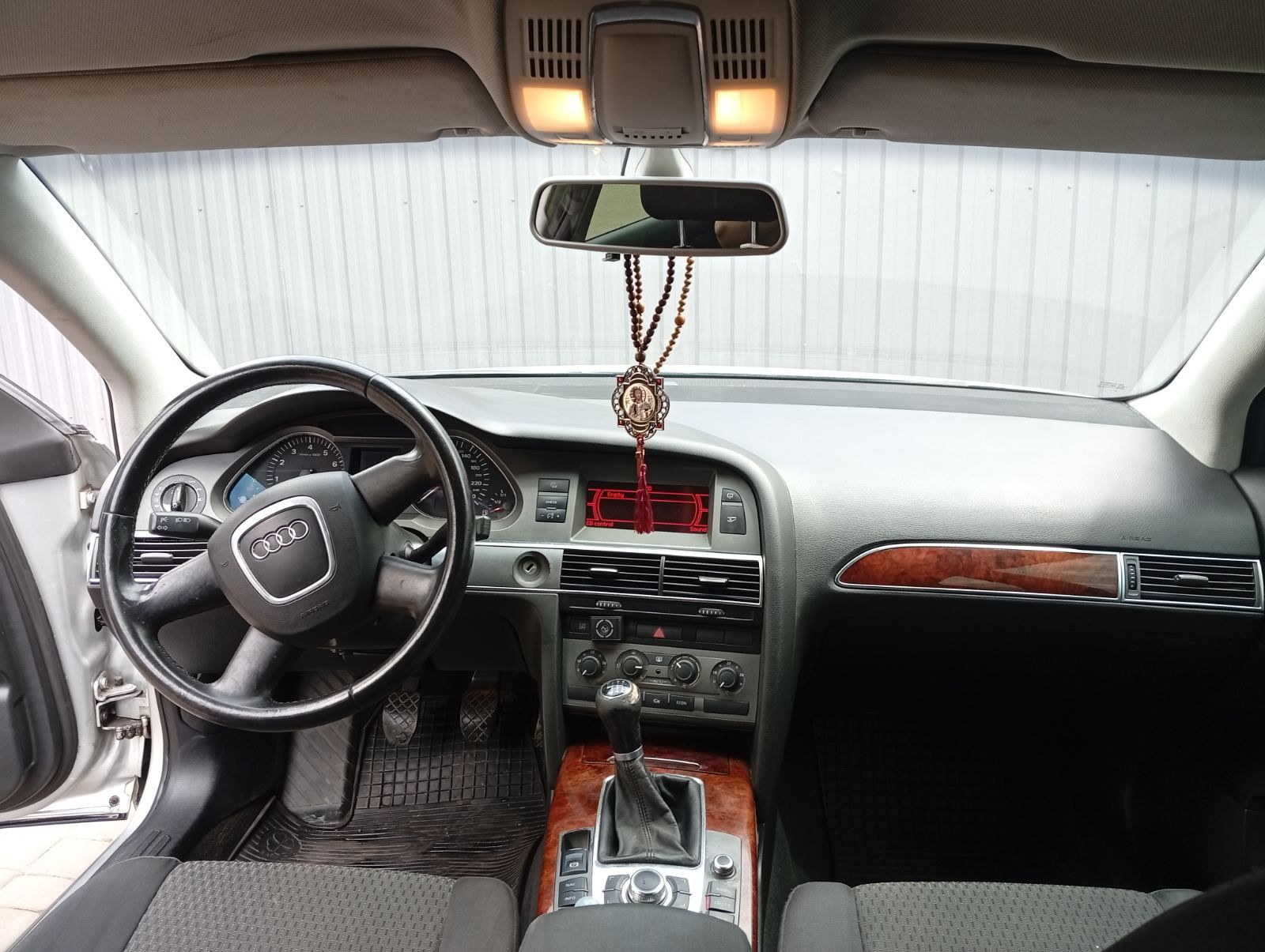 Продам Audi A6 C6 б/у