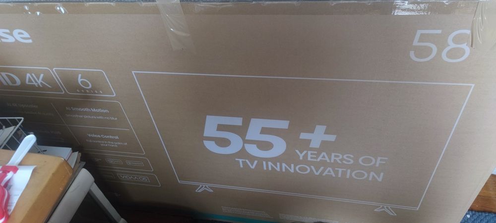 TV hisense 58"ecrã partido 1 dia a funcionar para peças.