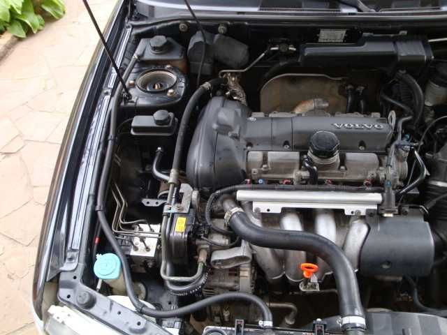 Продам VOLVO V40 2000р