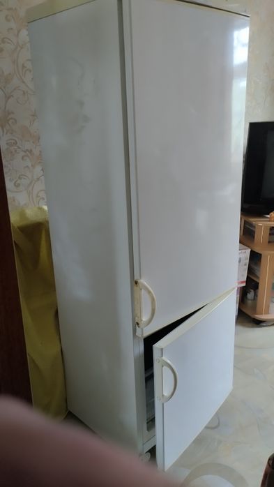 Продам холодильник snaige