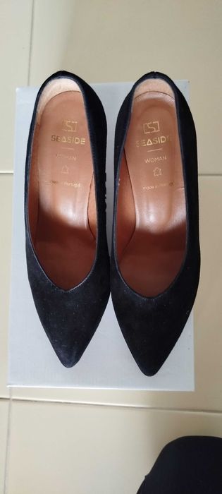 Sapatos senhora pretos em camurça NOVOS