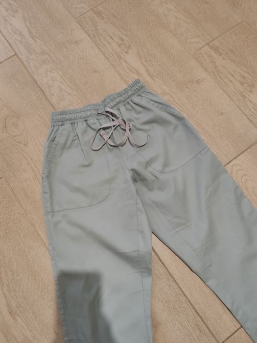 Женские медицинские брюки 40р.