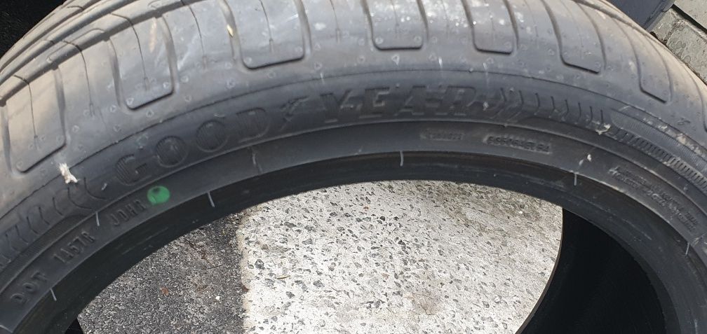 GoodYear Efficient Grip Perfomance 225/45R17