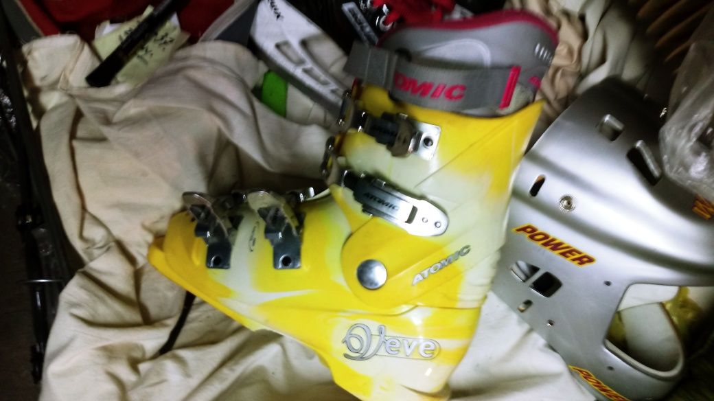 Buty do nart ATOMIC .