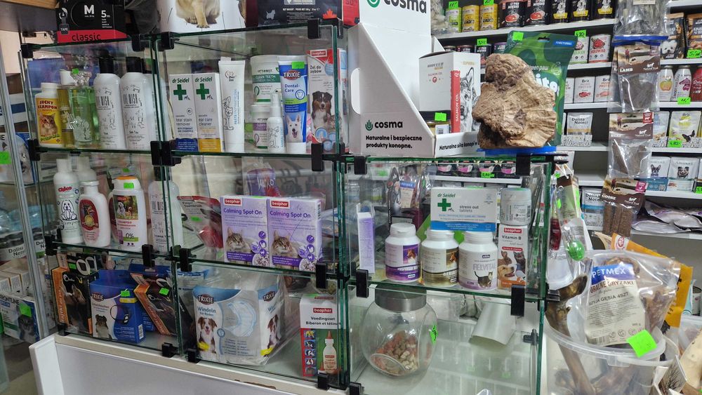 Witryna szklana sklepowa