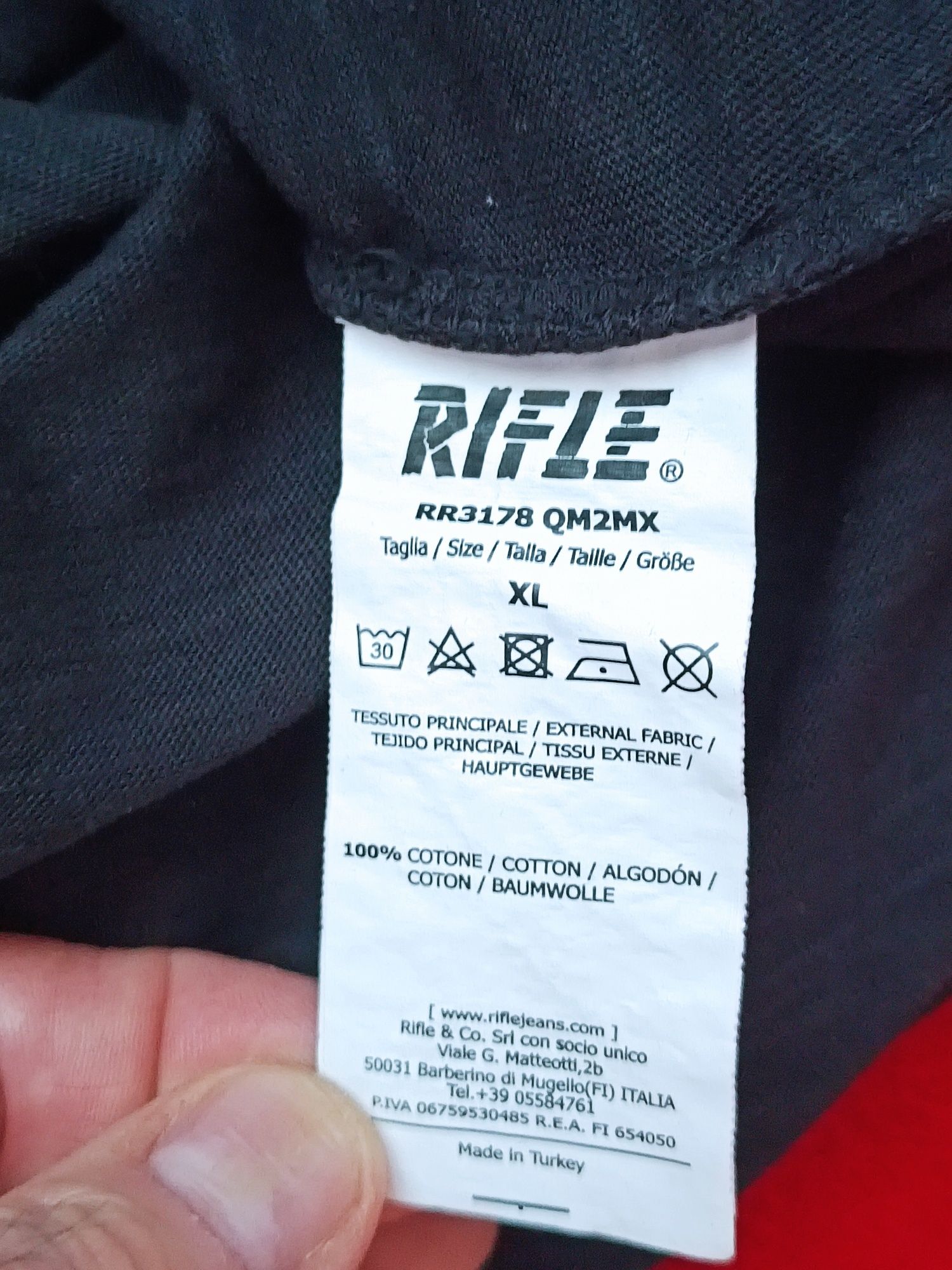 Продам оригинальную мужскую футболку RIFLE Italy размер XL