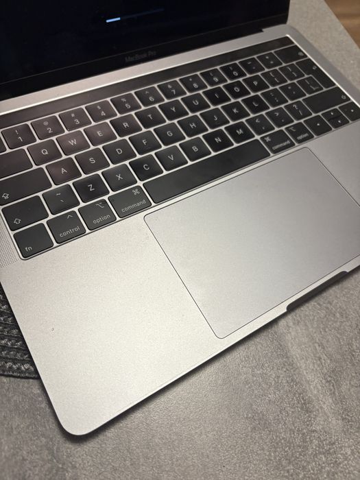 Macbook 13 pro srebrny