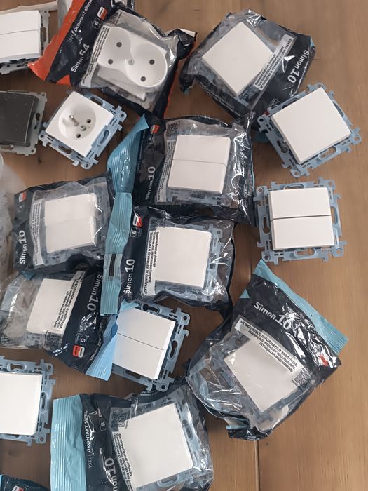 Łącznik schodowy krzyżowy rolety Simon 10 Simon 54