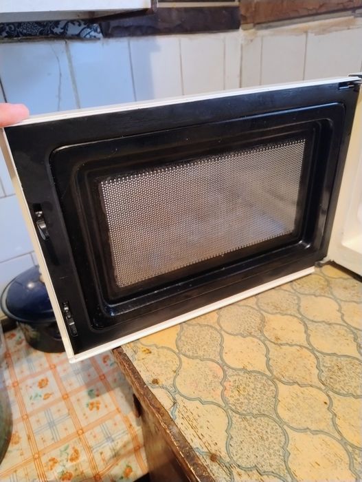 Мікрохвильовка Elenberg 700w