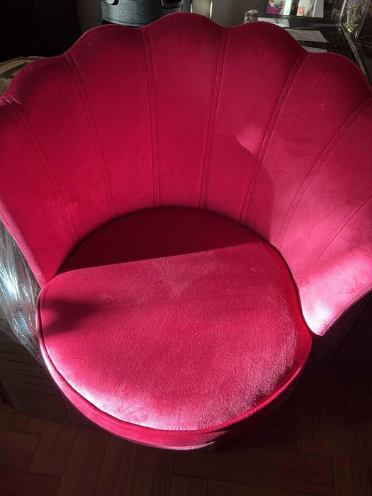 Krzesło dekoracyjne z aksamitu na złotych nogach krzesło GLAMOUR