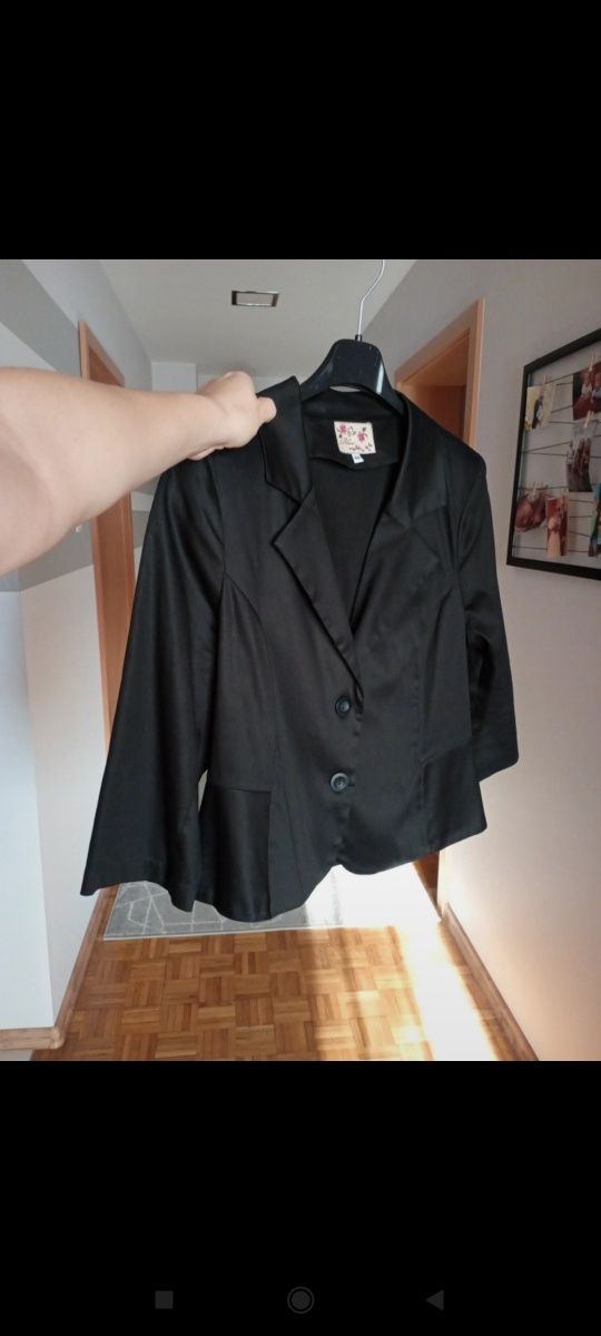 Czarny żakiet elegancki