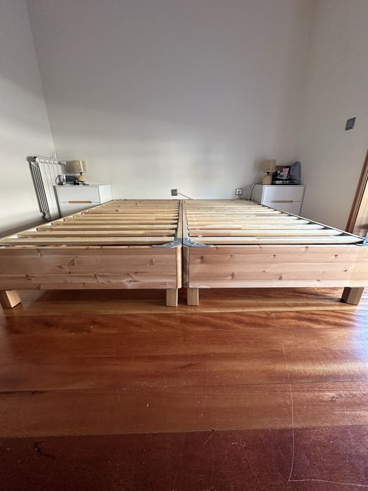 Estrado em perfeitas condiçoes 90x200 , 180x200 juntos