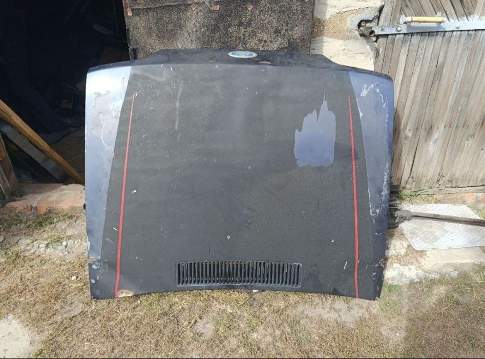 Продам капот для Ford escort