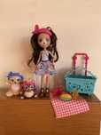 Boneca Enchantimals picnic com acessorios e pets